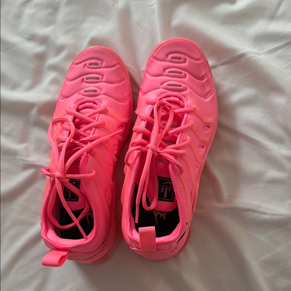 Nike Women's Athletic Shoes - Vibrant Pink